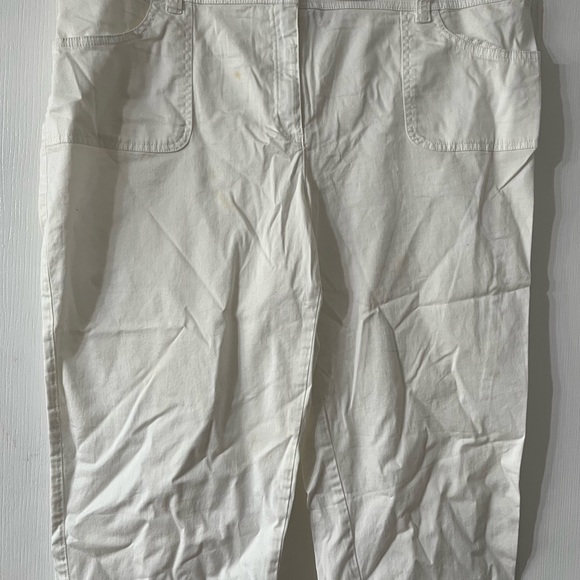 Chico’s Size 3 Women’s White Capri Pants 4 Pockets, Zip Up. Made - Picture 2 of 13